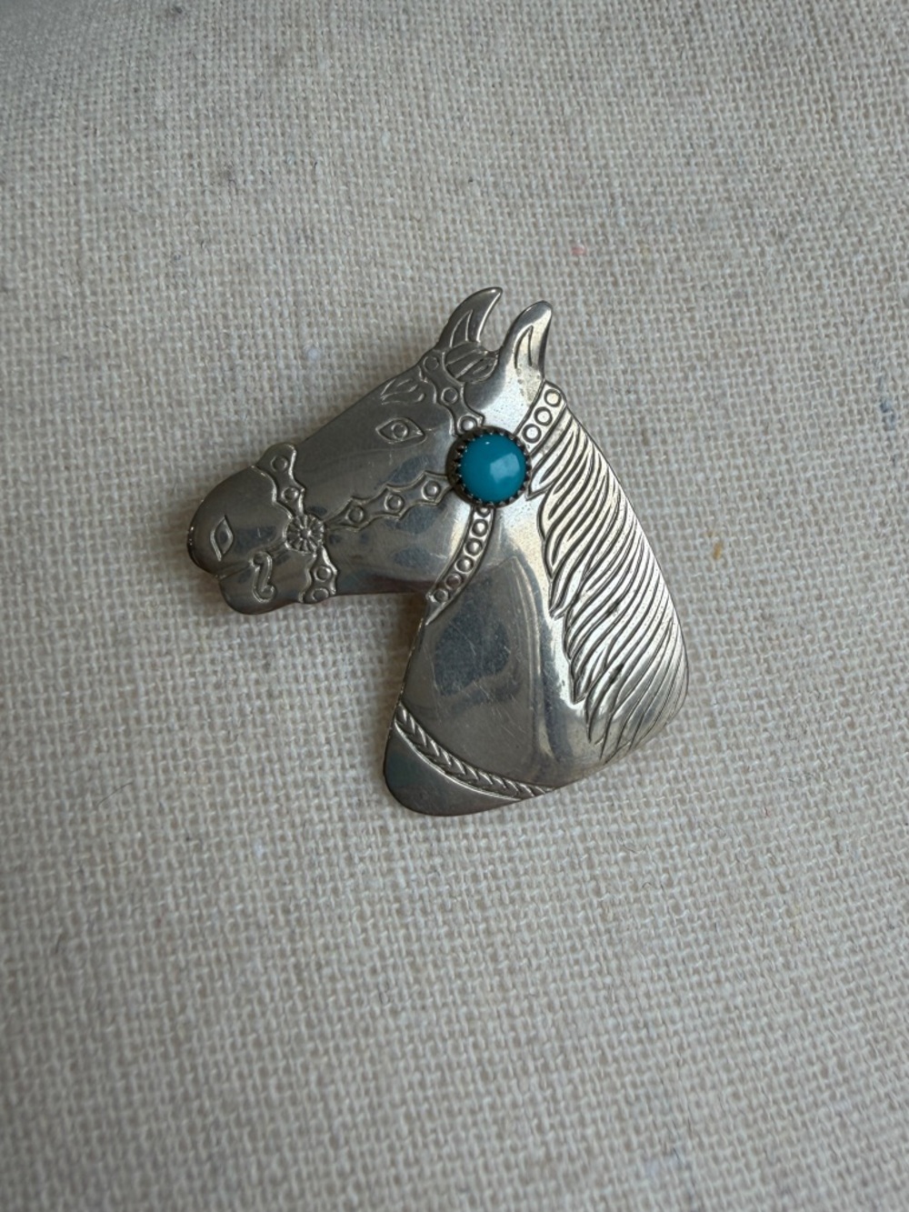 Sterling Silver Horse Head Brooch with Genuine Turquoise Eye Accent - Picture 3 of 3